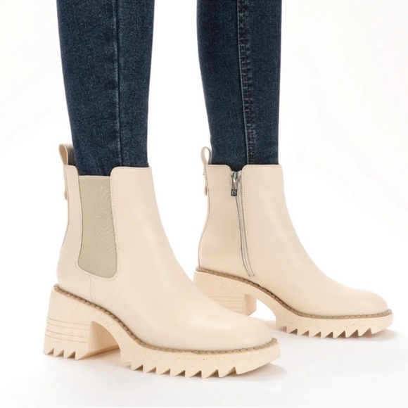 NWT Sam and Libby Women's Chelsea Boots with Heel and Exaggerated Band, size:9.5 - Picture 2 of 8